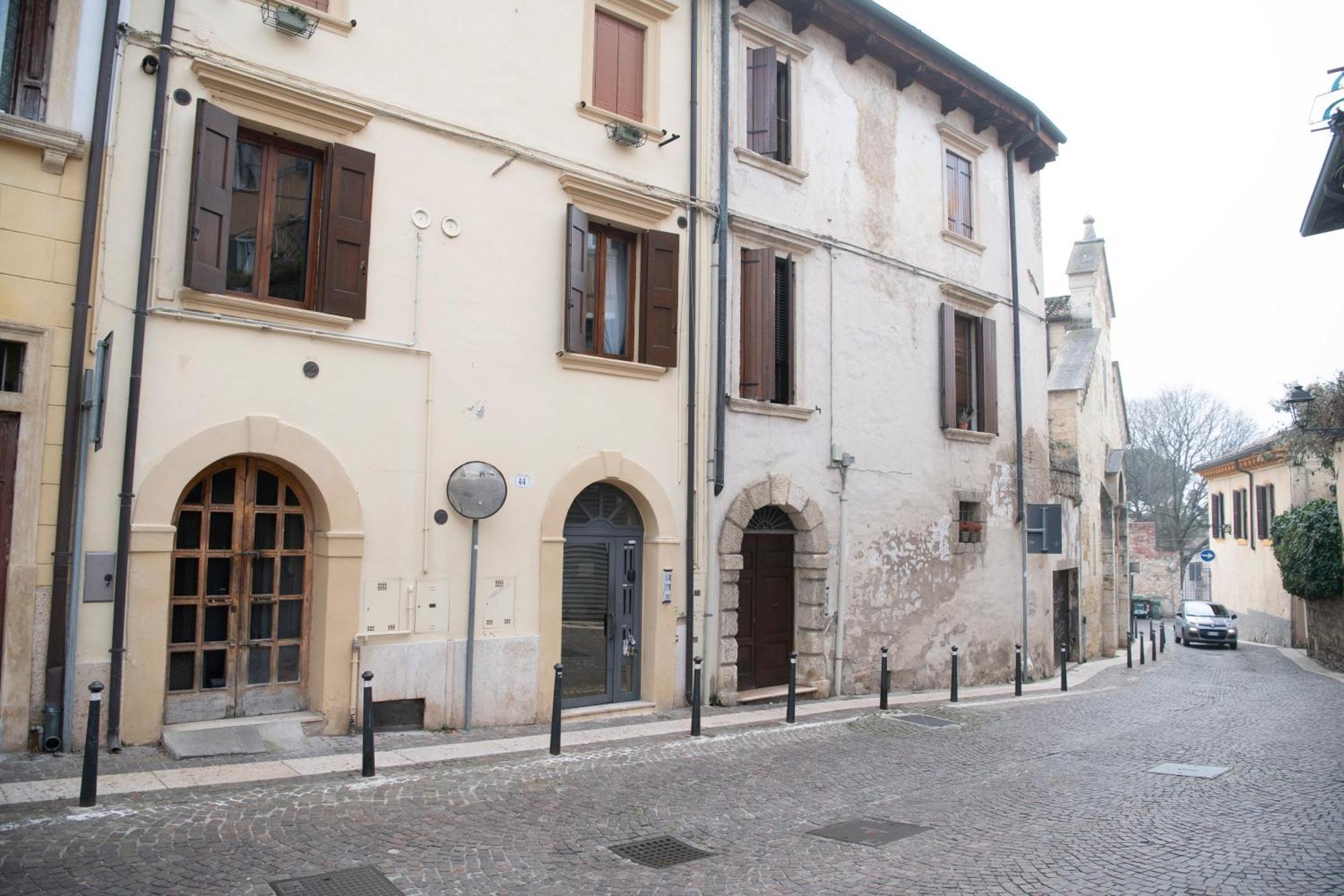 Ai Piedi Del Castello / 4Pl / Apt. Full Verona Exterior photo