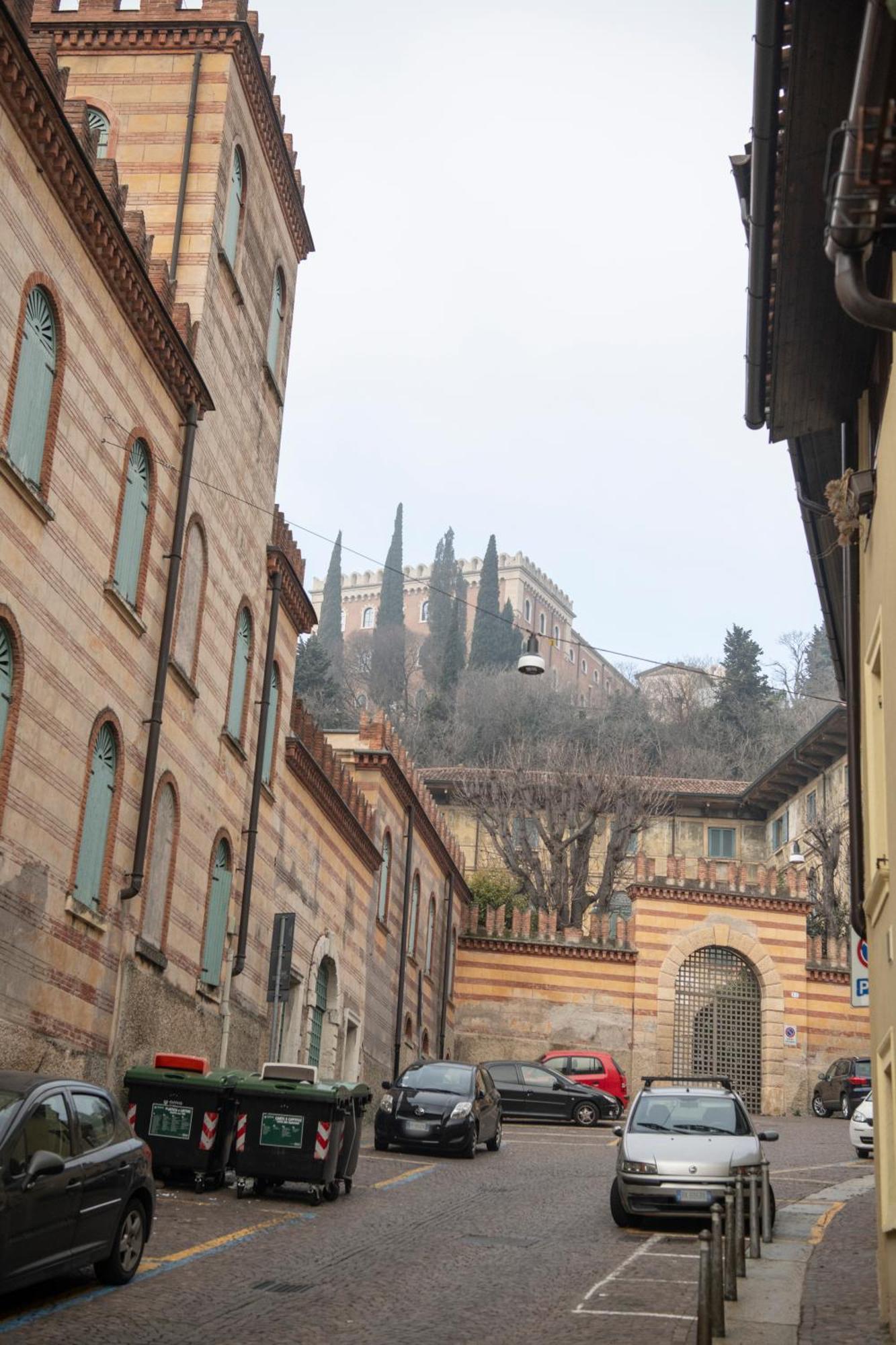 Ai Piedi Del Castello / 4Pl / Apt. Full Verona Exterior photo