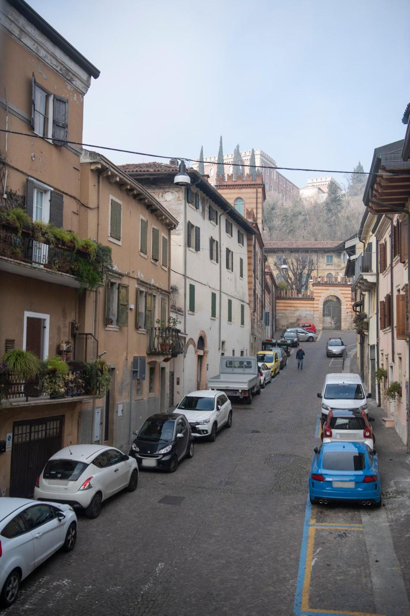 Ai Piedi Del Castello / 4Pl / Apt. Full Verona Exterior photo