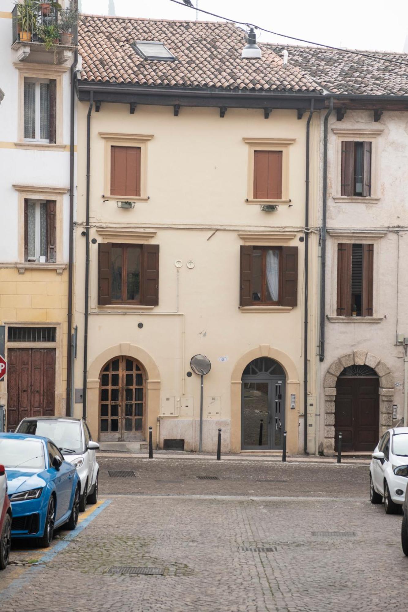 Ai Piedi Del Castello / 4Pl / Apt. Full Verona Exterior photo
